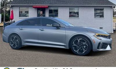 2025 Kia K5 GT Line