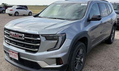 2025 GMC Acadia Elevation