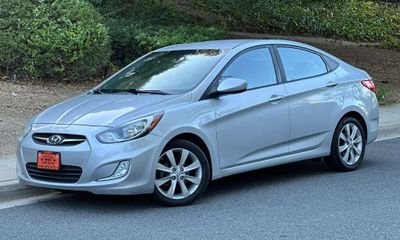 2013 Hyundai Accent GLS Premium SE