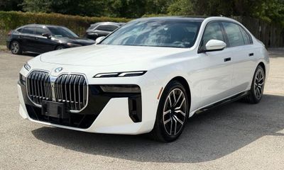 2025 BMW 740I