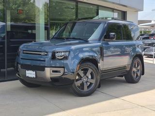 2025 Land Rover Defender 90 SE