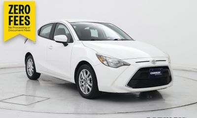 2017 Toyota Yaris IA Base