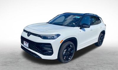 2026 Volkswagen Tiguan 4Motion SE R