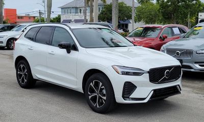 2026 Volvo XC60 Core