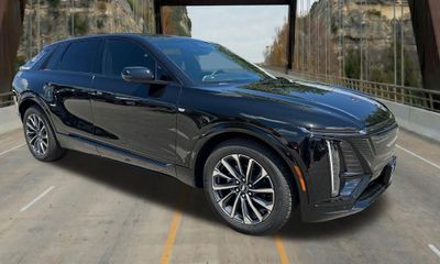 2026 Cadillac Lyriq Premium Sport