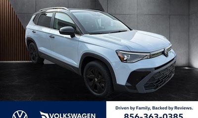 2025 Volkswagen Taos SE Black