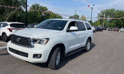 2022 Toyota Sequoia SR5
