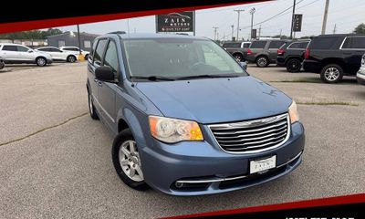 2011 Chrysler Town AND Country Touring