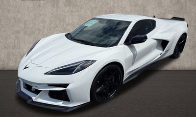 2026 Chevrolet Corvette E RAY 2LZ