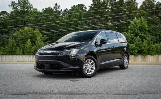 2027 Chrysler Pacifica Select