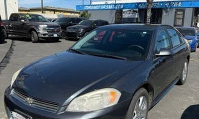 2011 Chevrolet Impala LS 1LS