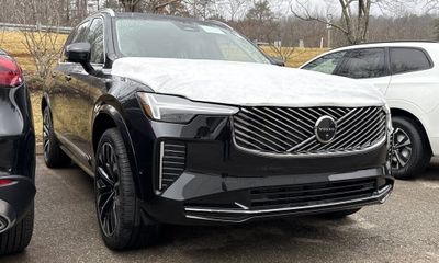 2026 Volvo XC90 Plus Bright