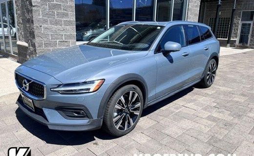 2022 Volvo V60CC Momentum Excl S60