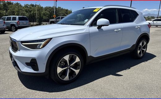 2024 Volvo XC40 Plus Bright