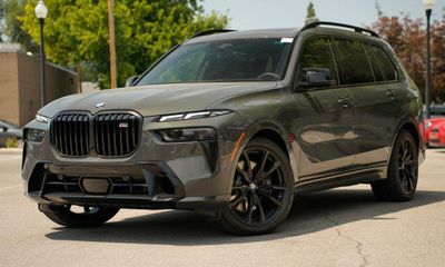 2027 BMW X7 M60i