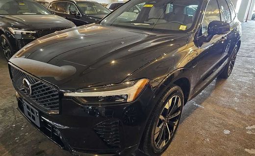 2026 Volvo XC60 Plus Dark