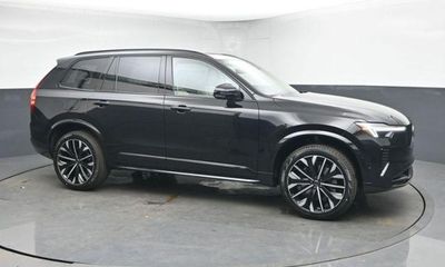 2026 Volvo XC90 Ultra Dark
