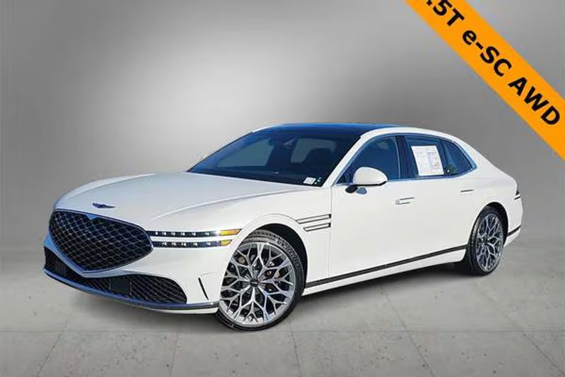 2025 Genesis G90 — a typically priced live listing