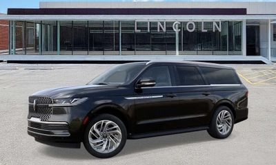 2027 Lincoln Navigator Premiere