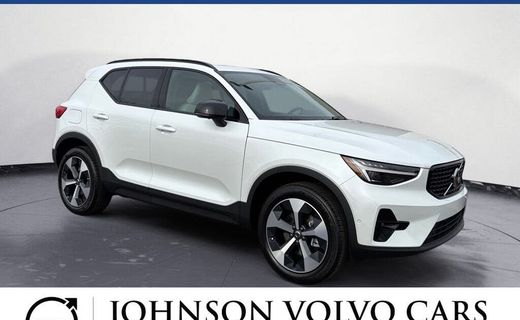 2026 Volvo XC40 Plus Dark