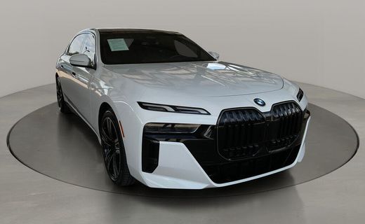 2025 BMW 740I