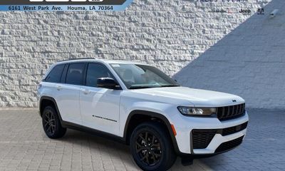 2026 Jeep Grand Cherokee Base Laredo