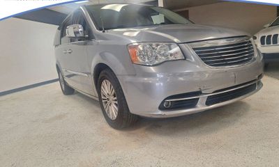 2015 Chrysler Town AND Country Touring L