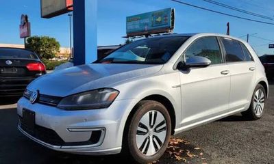 2016 Volkswagen E-Golf SEL Premium