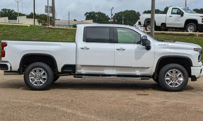 2024 Chevrolet Silverado HD High Country