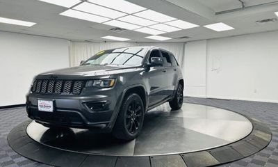 2020 Jeep Grand Cherokee Laredo