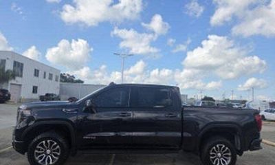 2022 GMC Sierra AT4