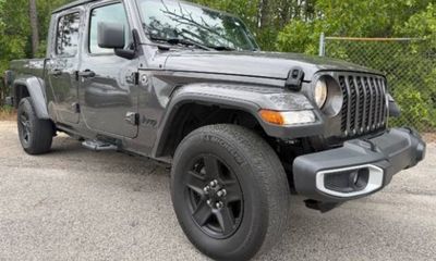 2021 Jeep Gladiator Sport