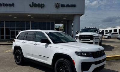 2026 Jeep Grand Cherokee Base Laredo