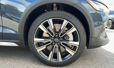 2025 Volvo V60CC Ultra