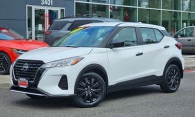 2023 Nissan Kicks SR