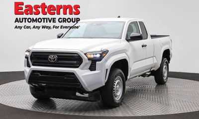 2025 Toyota Tacoma SR Xtracab