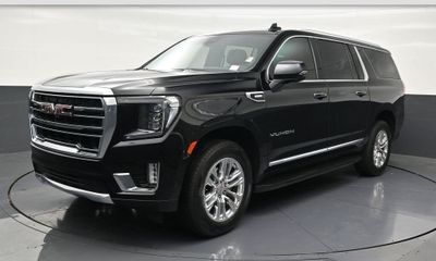 2023 GMC Yukon XL SLT