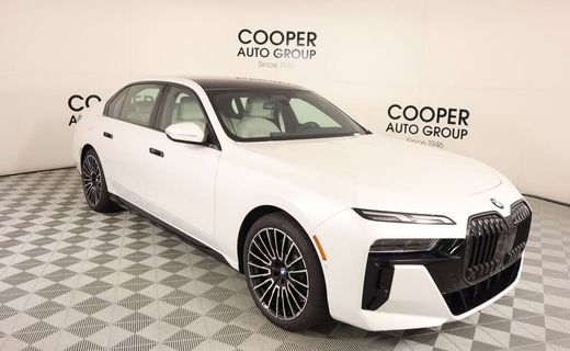 2026 BMW 740I