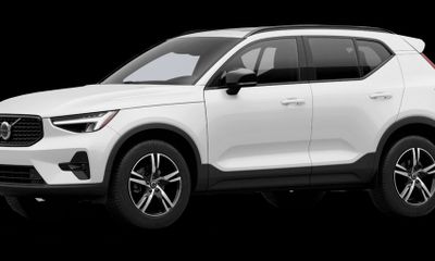 2023 Volvo XC40 Plus Dark