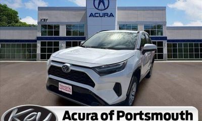 2024 Toyota RAV4 SE