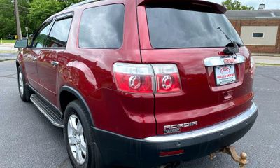 2011 GMC Acadia SLE 2