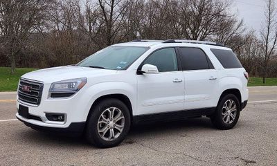 2016 GMC Acadia SLT 1