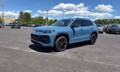 2026 Volkswagen Tiguan 4Motion SE R