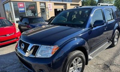 2010 Nissan Pathfinder SE