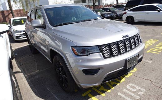 2020 Jeep Grand Cherokee Laredo