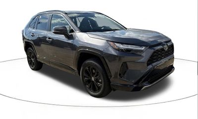 2024 Toyota RAV4 SE