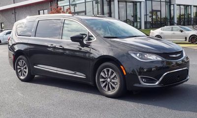 2020 Chrysler Pacifica Touring L Plus