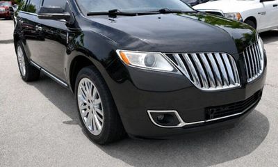 2013 Lincoln MKX Base