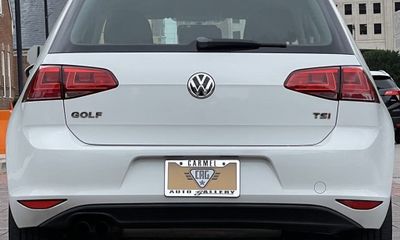 2016 Volkswagen Golf Base S