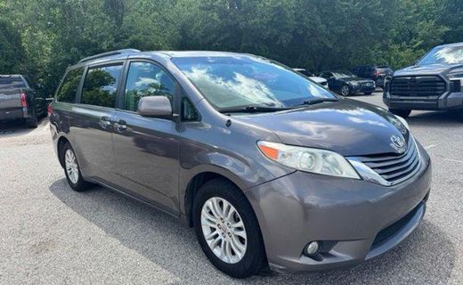 2014 Toyota Sienna XLE